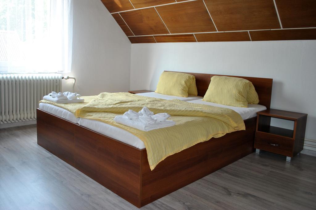 Apartment Mlynska Есеник Экстерьер фото